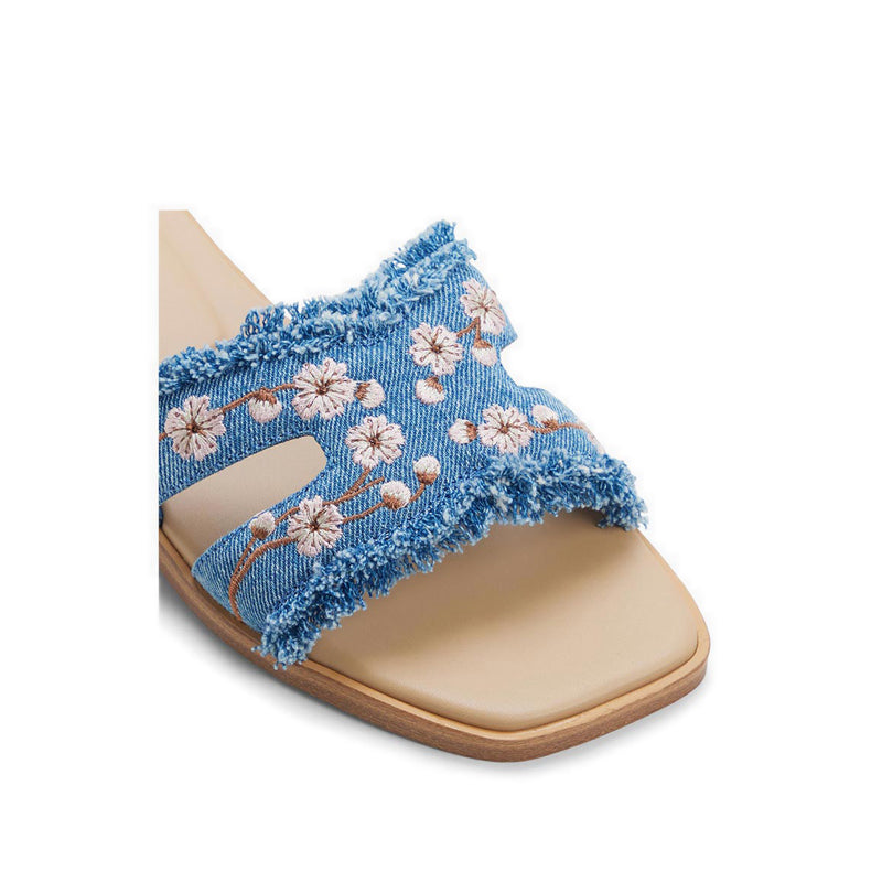 รุ่น Itsandal รองเท้าแตะส้นแบนสำหรับผู้หญิง สีฟ้า