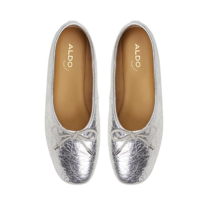 ALDO รุ่น JOSELIE รองเท้าบัลเล่ต์ และสลิปออนผู้หญิง สีเงิน