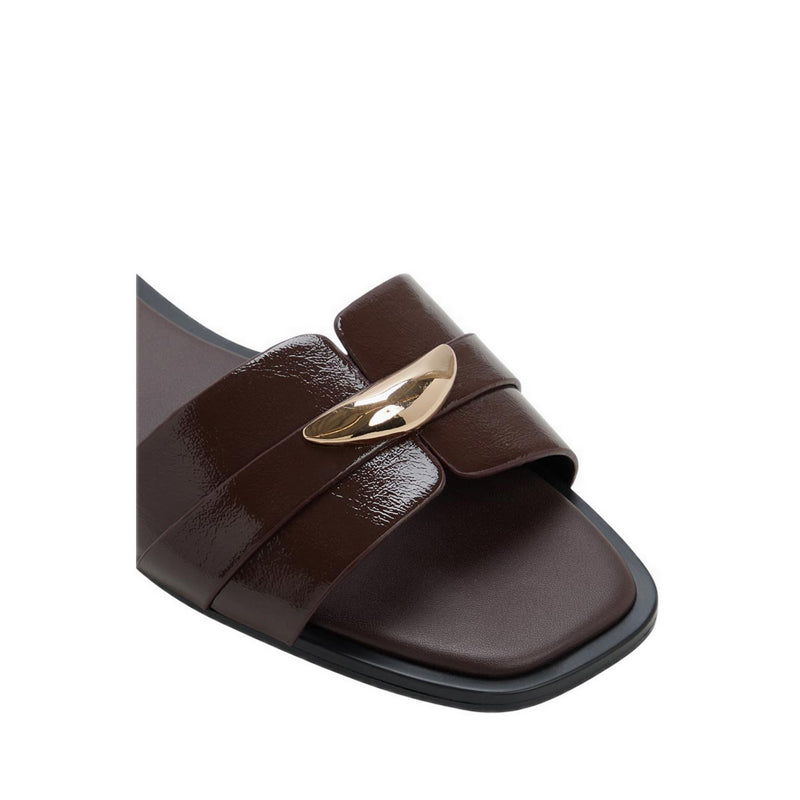 รุ่น Briela รองเท้าแตะส้นแบนผู้หญิง - สี Dark Brown